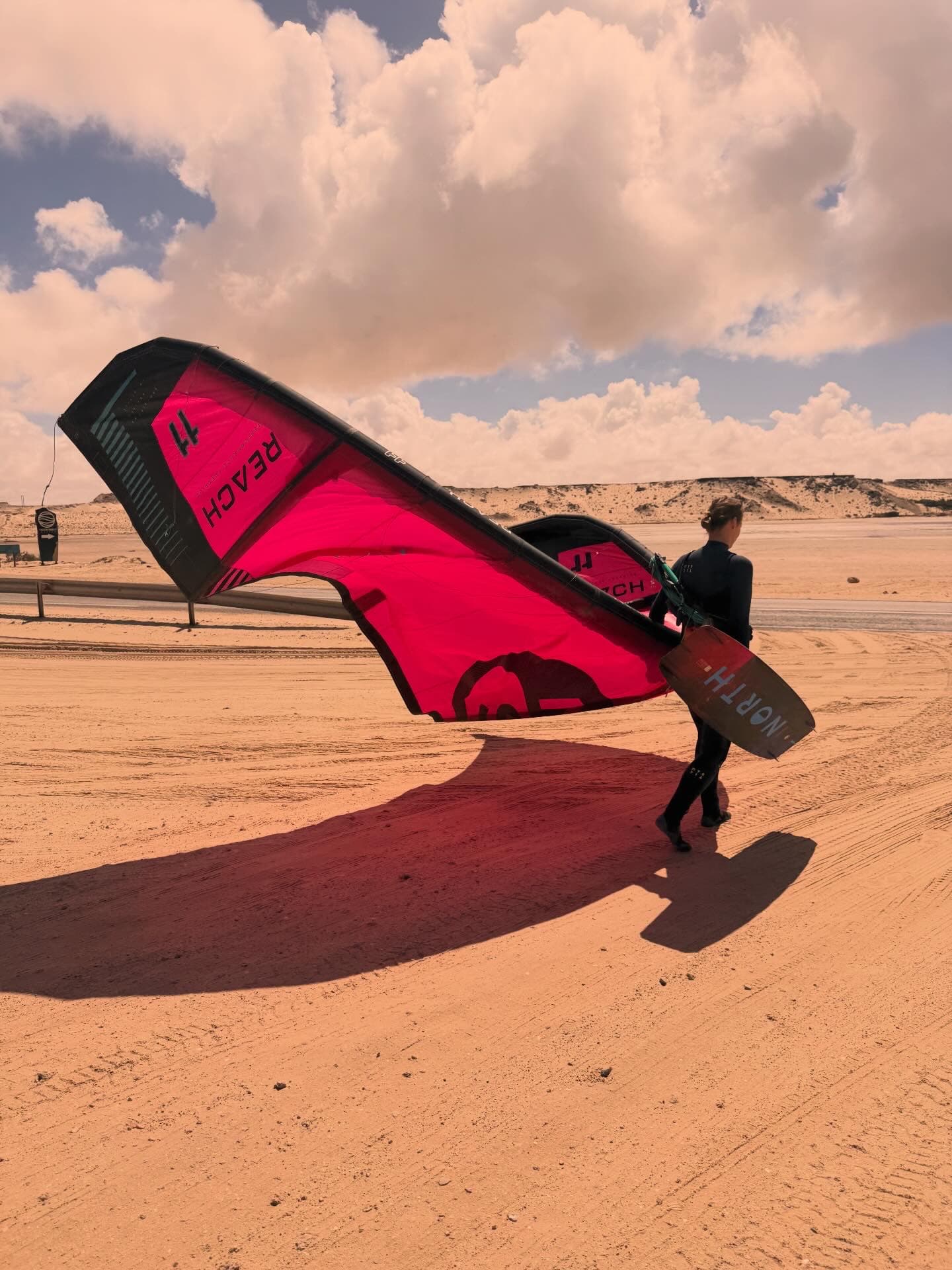 Jenny Ueberberg beim Kitesurfen